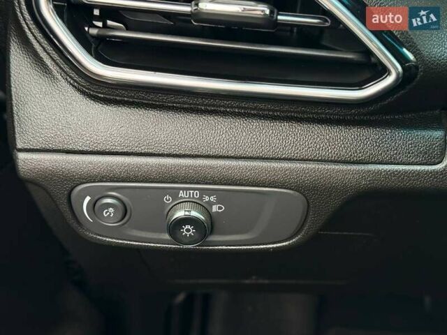 Серый Шевроле Bolt EV, объемом двигателя 0 л и пробегом 66 тыс. км за 18400 $, фото 27 на Automoto.ua