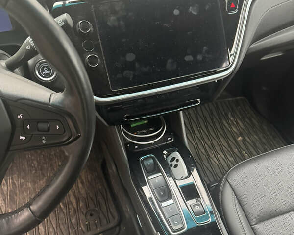 Серый Шевроле Bolt EV, объемом двигателя 0 л и пробегом 10 тыс. км за 21500 $, фото 6 на Automoto.ua