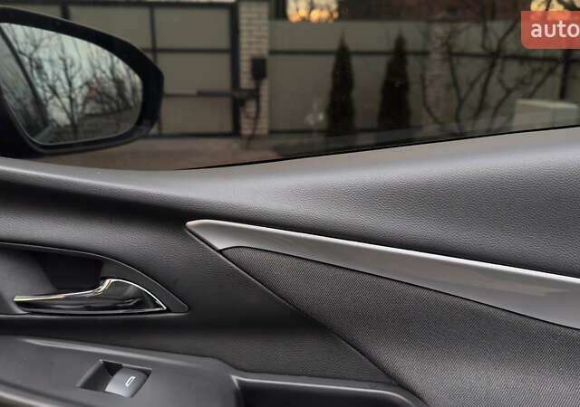 Серый Шевроле Bolt EV, объемом двигателя 0 л и пробегом 30 тыс. км за 17995 $, фото 26 на Automoto.ua