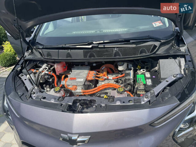 Серый Шевроле Bolt EV, объемом двигателя 0 л и пробегом 21 тыс. км за 20000 $, фото 26 на Automoto.ua