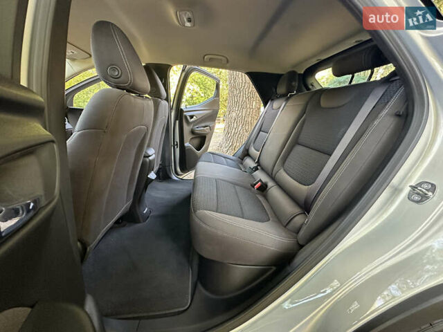 Серый Шевроле Bolt EV, объемом двигателя 0 л и пробегом 10 тыс. км за 19599 $, фото 28 на Automoto.ua