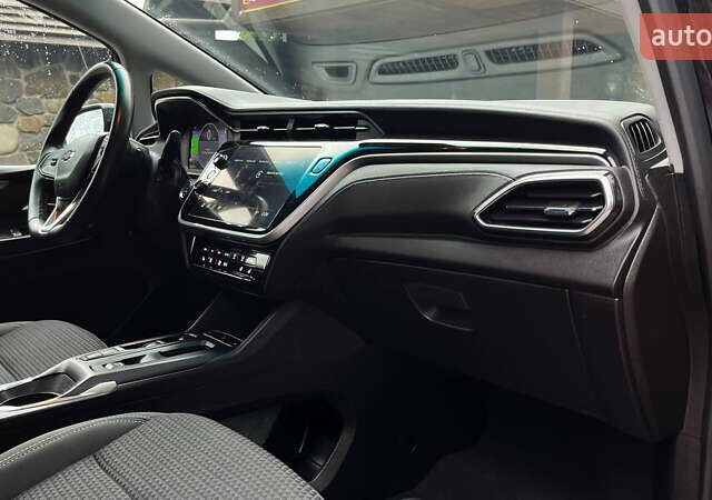 Сірий Шевроле Bolt EV, об'ємом двигуна 0 л та пробігом 30 тис. км за 17500 $, фото 25 на Automoto.ua