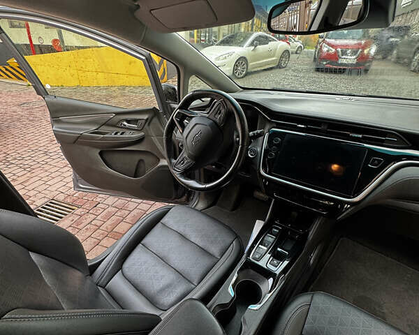 Серый Шевроле Bolt EV, объемом двигателя 0 л и пробегом 103 тыс. км за 16880 $, фото 14 на Automoto.ua