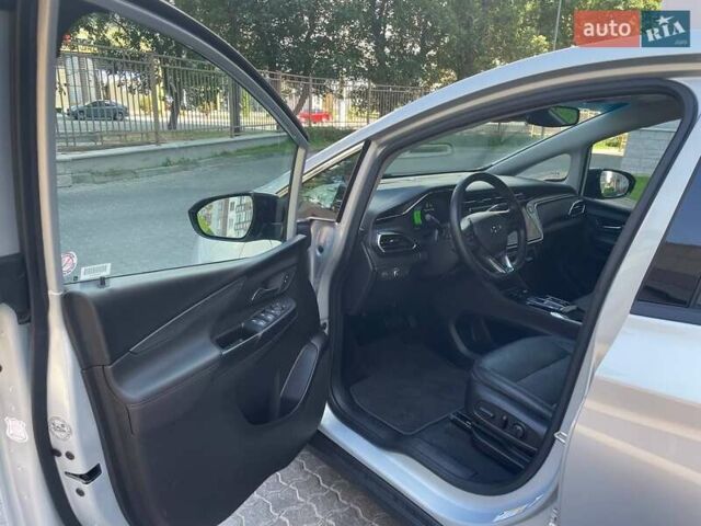 Серый Шевроле Bolt EV, объемом двигателя 0 л и пробегом 57 тыс. км за 18900 $, фото 18 на Automoto.ua