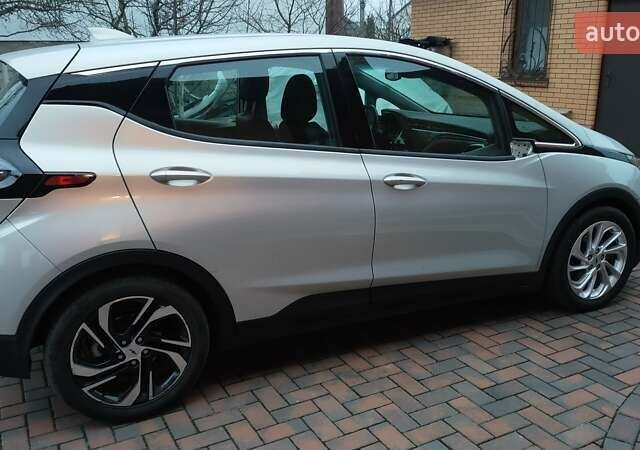 Серый Шевроле Bolt EV, объемом двигателя 0 л и пробегом 59 тыс. км за 16900 $, фото 2 на Automoto.ua