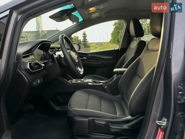 Серый Шевроле Bolt EV, объемом двигателя 0 л и пробегом 22 тыс. км за 17499 $, фото 59 на Automoto.ua