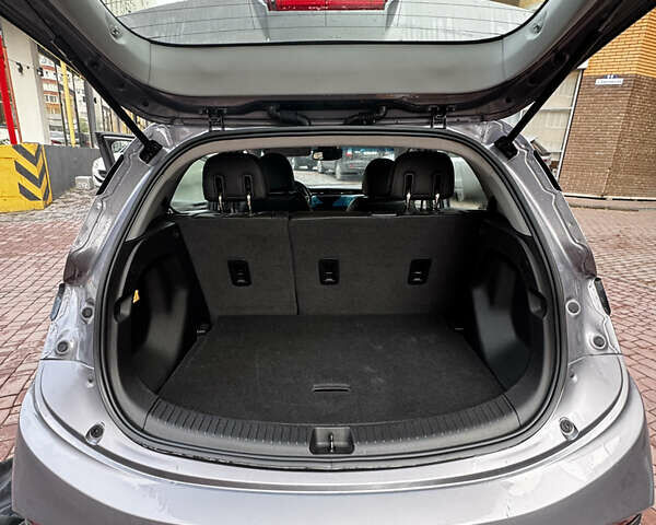 Серый Шевроле Bolt EV, объемом двигателя 0 л и пробегом 103 тыс. км за 16880 $, фото 10 на Automoto.ua