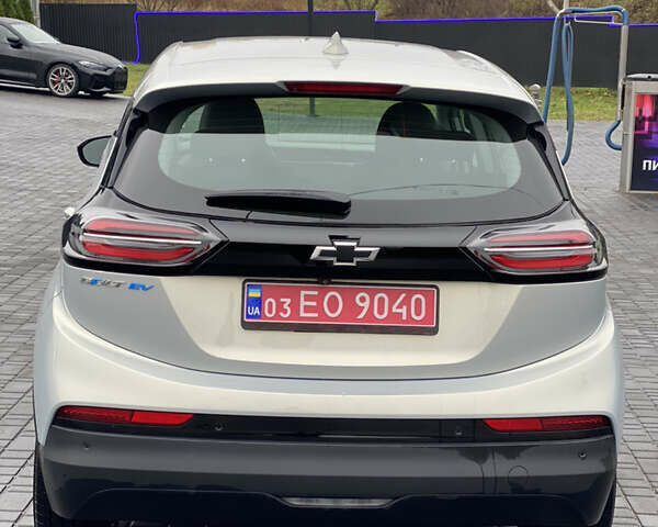 Серый Шевроле Bolt EV, объемом двигателя 0 л и пробегом 9 тыс. км за 18700 $, фото 4 на Automoto.ua