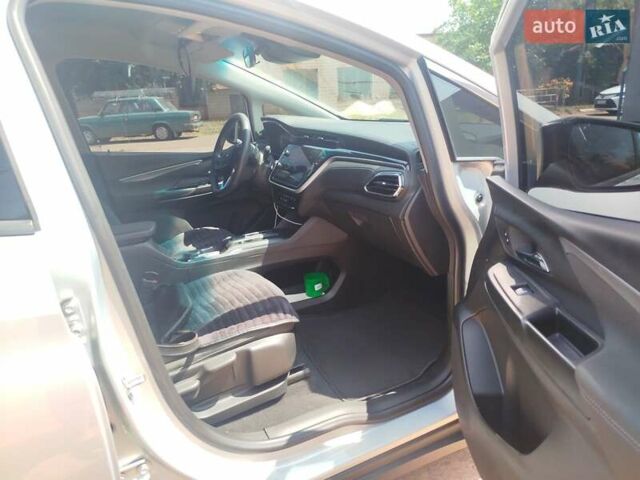 Сірий Шевроле Bolt EV, об'ємом двигуна 0 л та пробігом 43 тис. км за 18500 $, фото 11 на Automoto.ua