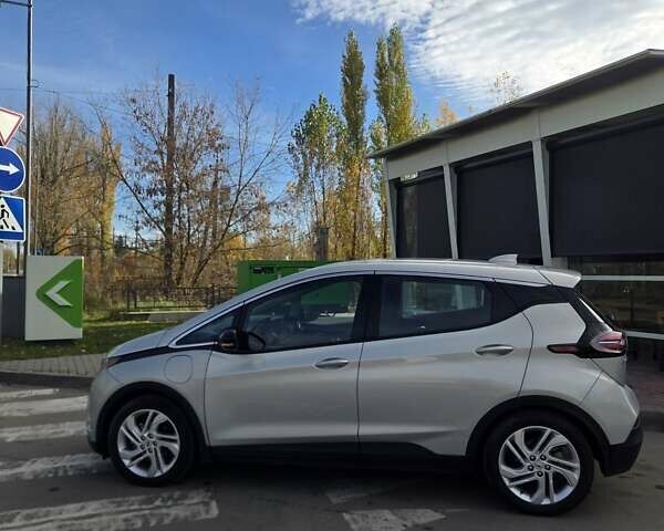 Серый Шевроле Bolt EV, объемом двигателя 0 л и пробегом 60 тыс. км за 16500 $, фото 11 на Automoto.ua