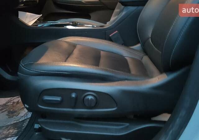 Серый Шевроле Bolt EV, объемом двигателя 0 л и пробегом 59 тыс. км за 16900 $, фото 10 на Automoto.ua