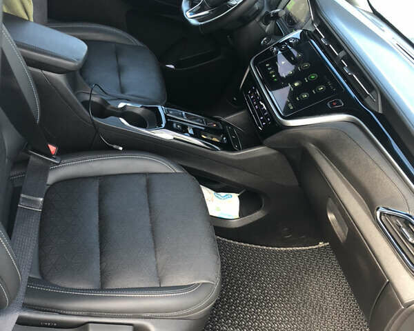 Серый Шевроле Bolt EV, объемом двигателя 0 л и пробегом 30 тыс. км за 18500 $, фото 5 на Automoto.ua