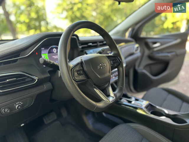 Серый Шевроле Bolt EV, объемом двигателя 0 л и пробегом 10 тыс. км за 19599 $, фото 29 на Automoto.ua