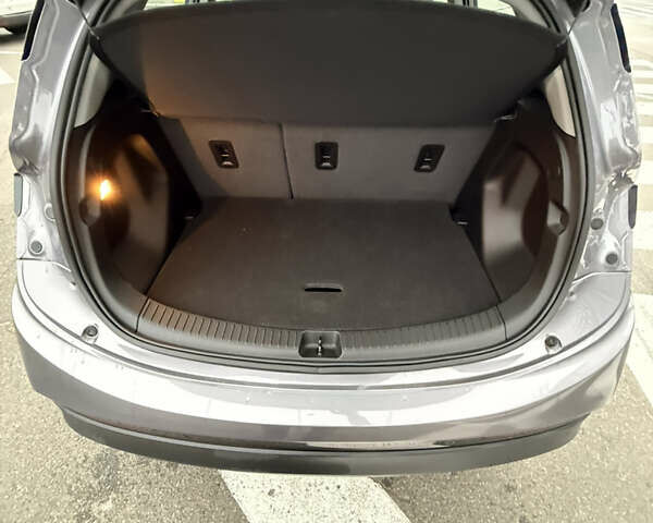 Серый Шевроле Bolt EV, объемом двигателя 0 л и пробегом 22 тыс. км за 19000 $, фото 11 на Automoto.ua