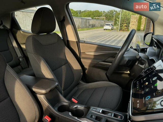 Серый Шевроле Bolt EV, объемом двигателя 0 л и пробегом 22 тыс. км за 17499 $, фото 90 на Automoto.ua