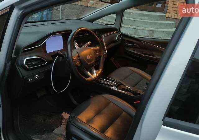 Серый Шевроле Bolt EV, объемом двигателя 0 л и пробегом 59 тыс. км за 16900 $, фото 11 на Automoto.ua