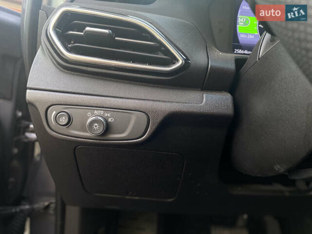 Серый Шевроле Bolt EV, объемом двигателя 0 л и пробегом 30 тыс. км за 20000 $, фото 10 на Automoto.ua