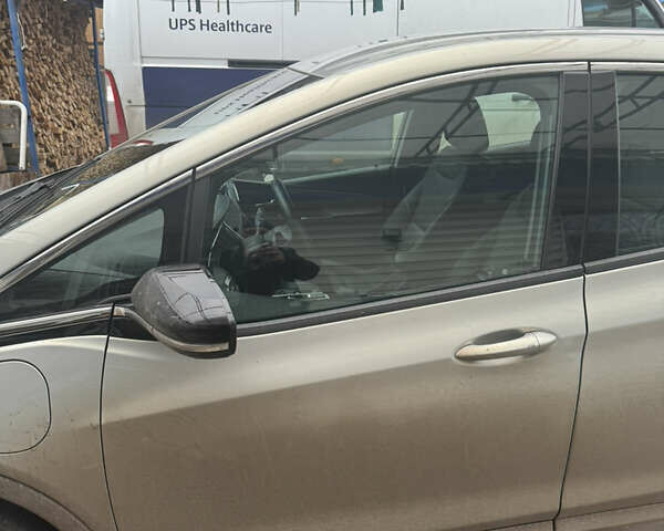 Серый Шевроле Bolt EV, объемом двигателя 0 л и пробегом 10 тыс. км за 21500 $, фото 8 на Automoto.ua