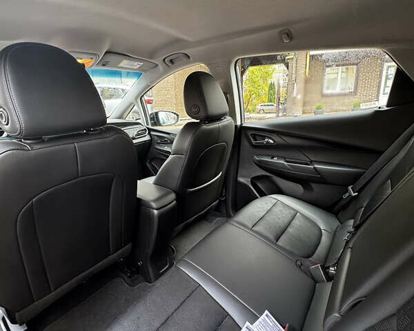 Серый Шевроле Bolt EV, объемом двигателя 0 л и пробегом 103 тыс. км за 16880 $, фото 9 на Automoto.ua