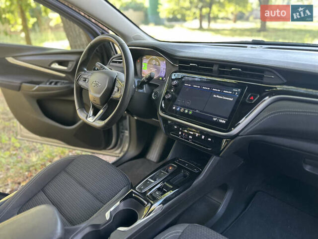 Сірий Шевроле Bolt EV, об'ємом двигуна 0 л та пробігом 10 тис. км за 20500 $, фото 27 на Automoto.ua