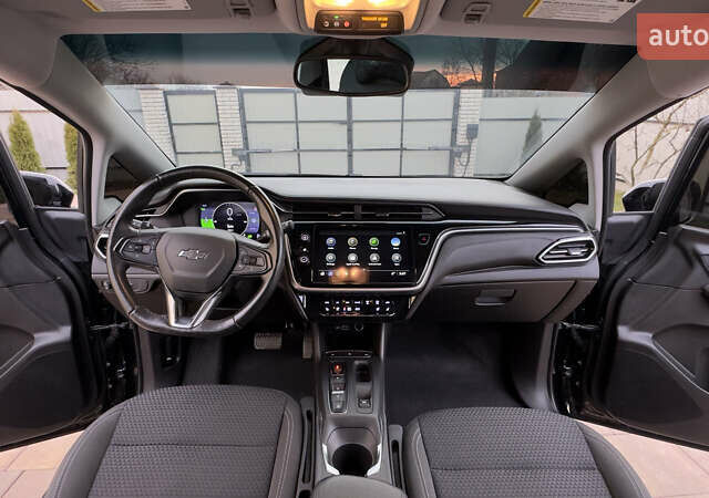 Серый Шевроле Bolt EV, объемом двигателя 0 л и пробегом 30 тыс. км за 17995 $, фото 3 на Automoto.ua