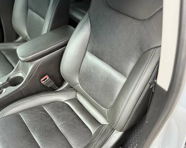 Серый Шевроле Bolt EV, объемом двигателя 0 л и пробегом 52 тыс. км за 19999 $, фото 23 на Automoto.ua