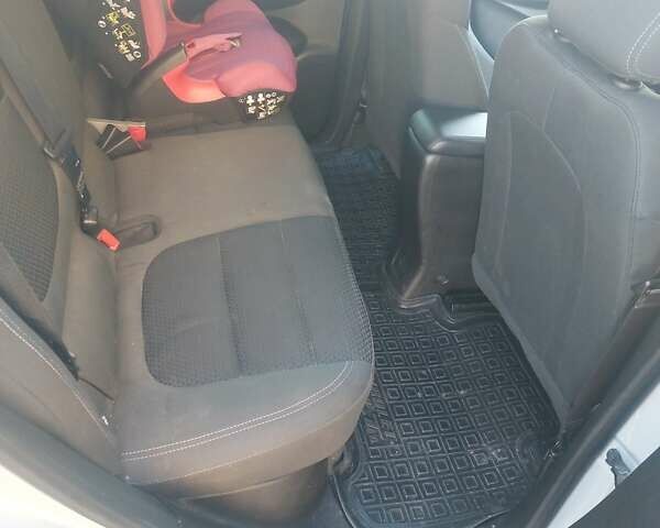 Серый Шевроле Bolt EV, объемом двигателя 0 л и пробегом 75 тыс. км за 18250 $, фото 8 на Automoto.ua