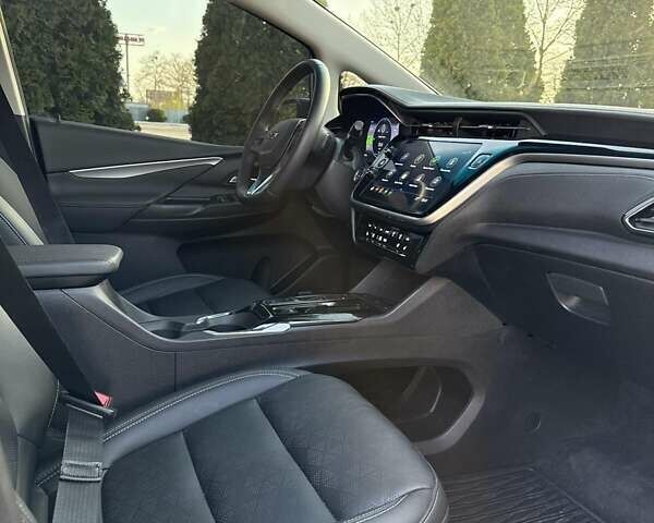 Сірий Шевроле Bolt EV, об'ємом двигуна 0 л та пробігом 180 тис. км за 20700 $, фото 3 на Automoto.ua