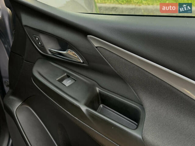 Серый Шевроле Bolt EV, объемом двигателя 0 л и пробегом 22 тыс. км за 17499 $, фото 86 на Automoto.ua