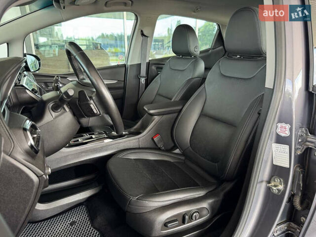 Серый Шевроле Bolt EV, объемом двигателя 0 л и пробегом 22 тыс. км за 19550 $, фото 29 на Automoto.ua