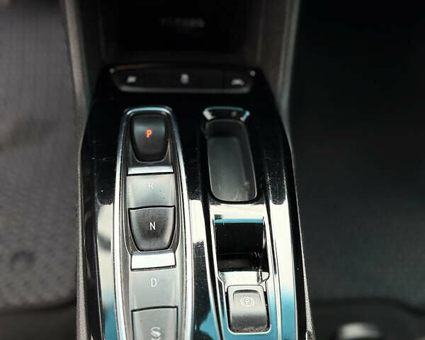 Серый Шевроле Bolt EV, объемом двигателя 0 л и пробегом 52 тыс. км за 18900 $, фото 30 на Automoto.ua