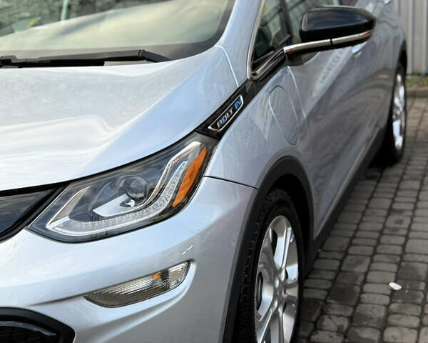 Синий Шевроле Bolt EV, объемом двигателя 0 л и пробегом 64 тыс. км за 17200 $, фото 2 на Automoto.ua