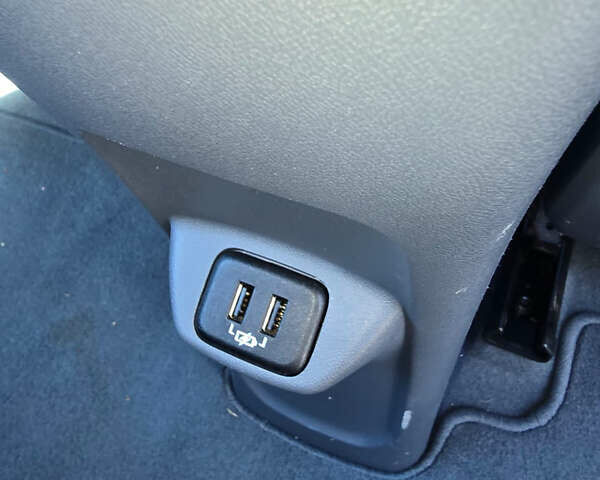 Синий Шевроле Bolt EV, объемом двигателя 0 л и пробегом 68 тыс. км за 16700 $, фото 21 на Automoto.ua