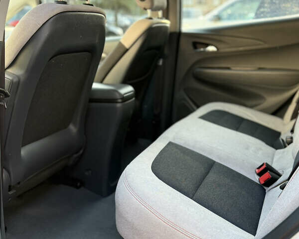 Синий Шевроле Bolt EV, объемом двигателя 0 л и пробегом 64 тыс. км за 17200 $, фото 17 на Automoto.ua