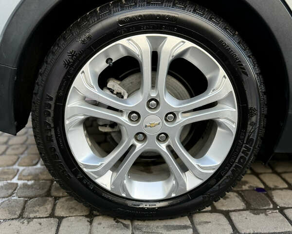 Синий Шевроле Bolt EV, объемом двигателя 0 л и пробегом 64 тыс. км за 17200 $, фото 6 на Automoto.ua