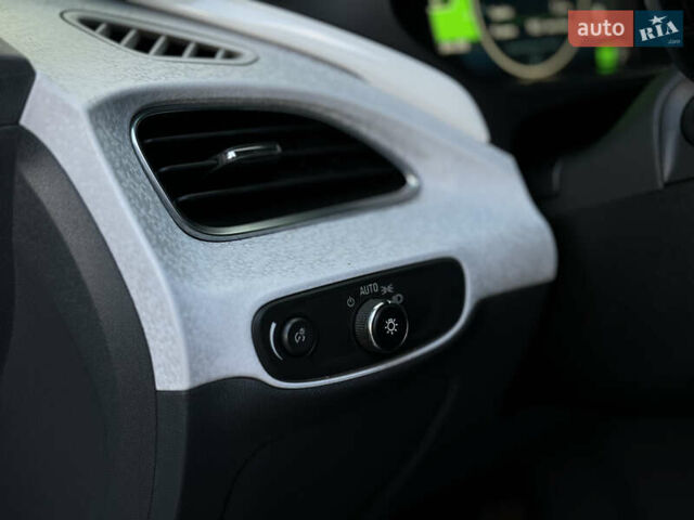 Синій Шевроле Bolt EV, об'ємом двигуна 0 л та пробігом 125 тис. км за 13500 $, фото 29 на Automoto.ua