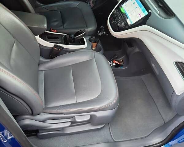 Синий Шевроле Bolt EV, объемом двигателя 0 л и пробегом 133 тыс. км за 15900 $, фото 32 на Automoto.ua