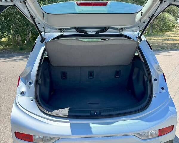 Синий Шевроле Bolt EV, объемом двигателя 0 л и пробегом 93 тыс. км за 13600 $, фото 4 на Automoto.ua