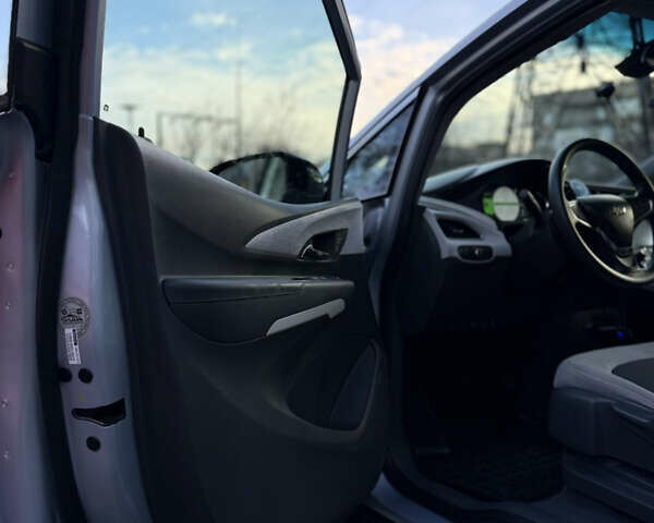 Синий Шевроле Bolt EV, объемом двигателя 0 л и пробегом 64 тыс. км за 17200 $, фото 24 на Automoto.ua