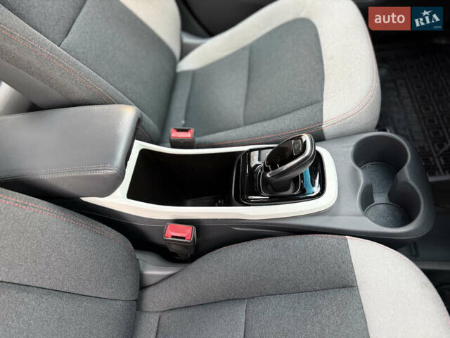 Синий Шевроле Bolt EV, объемом двигателя 0 л и пробегом 64 тыс. км за 17200 $, фото 32 на Automoto.ua