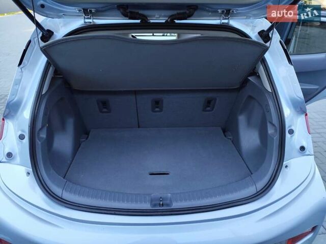 Синий Шевроле Bolt EV, объемом двигателя 0 л и пробегом 83 тыс. км за 14999 $, фото 29 на Automoto.ua