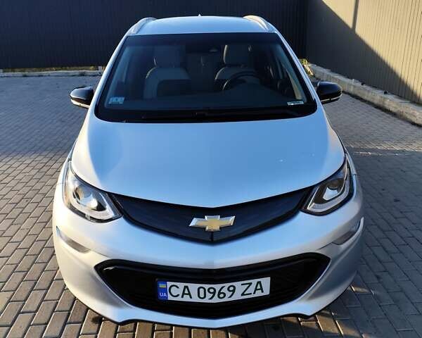 Синий Шевроле Bolt EV, объемом двигателя 0 л и пробегом 83 тыс. км за 14999 $, фото 3 на Automoto.ua