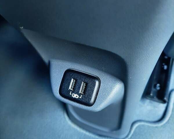 Синий Шевроле Bolt EV, объемом двигателя 0 л и пробегом 133 тыс. км за 15900 $, фото 26 на Automoto.ua