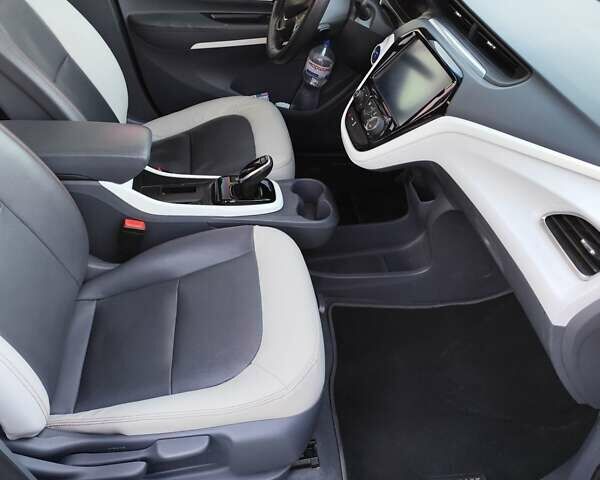 Синий Шевроле Bolt EV, объемом двигателя 0 л и пробегом 83 тыс. км за 14999 $, фото 26 на Automoto.ua