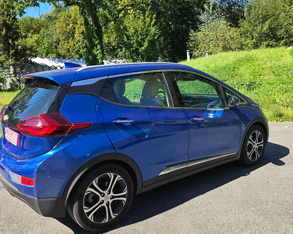 Синий Шевроле Bolt EV, объемом двигателя 0 л и пробегом 68 тыс. км за 16700 $, фото 3 на Automoto.ua