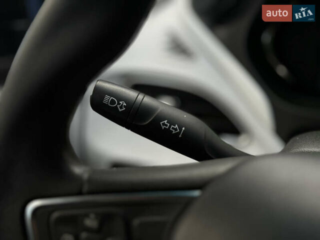 Синий Шевроле Bolt EV, объемом двигателя 0 л и пробегом 125 тыс. км за 13500 $, фото 48 на Automoto.ua