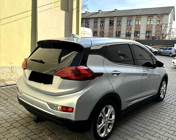 Синий Шевроле Bolt EV, объемом двигателя 0 л и пробегом 108 тыс. км за 17250 $, фото 4 на Automoto.ua