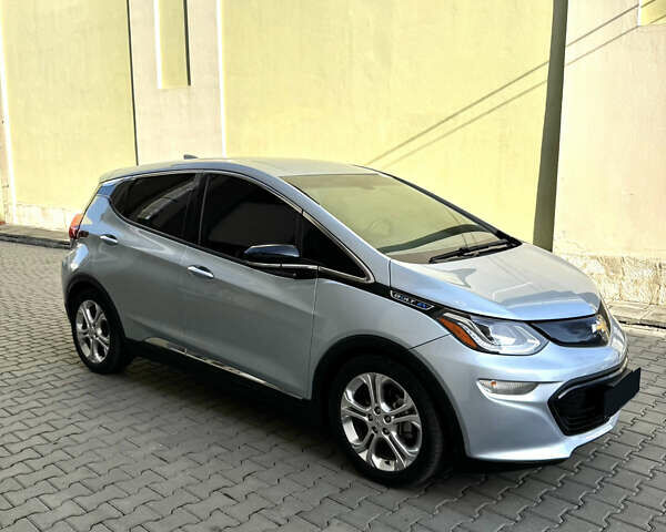 Синий Шевроле Bolt EV, объемом двигателя 0 л и пробегом 108 тыс. км за 17250 $, фото 3 на Automoto.ua
