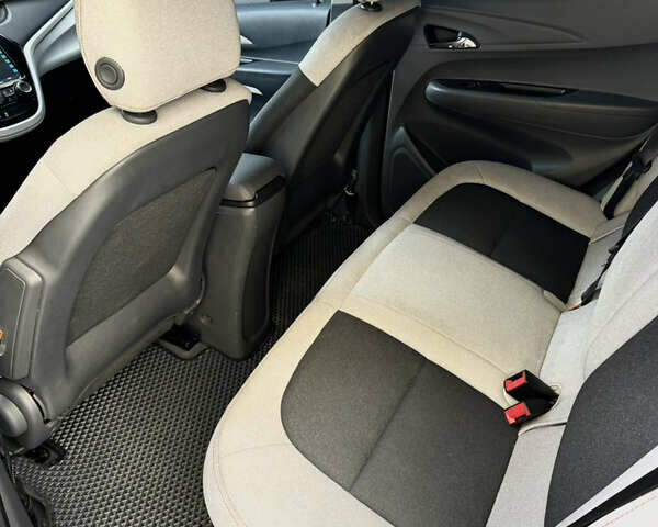 Синий Шевроле Bolt EV, объемом двигателя 0 л и пробегом 108 тыс. км за 17250 $, фото 8 на Automoto.ua