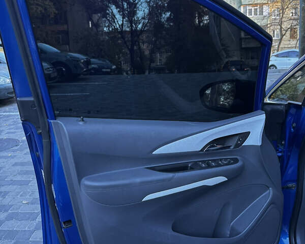 Шевроле Bolt EV 2018 в Запорожье на Automoto.ua Синий Шевроле Bolt EV, объемом двигателя 0 л и пробегом 130 тыс. км за 14200 $, фото 7 на Automoto.ua